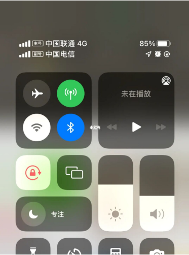 新野苹果手机维修分享iPhone双卡信号解决办法 
