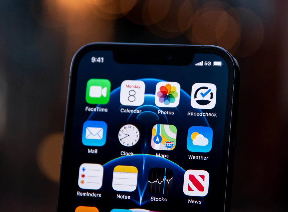 新野苹果手机维修分享为什么 iPhone 12 在冬季会自动关机 
