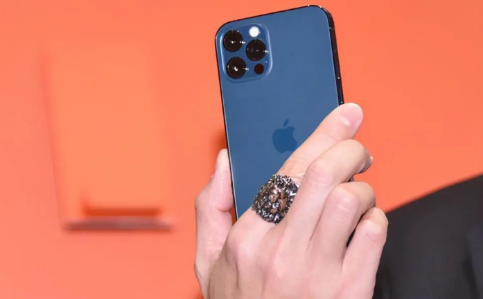 新野苹果手机维修分享iPhone12系列重启方法教程 